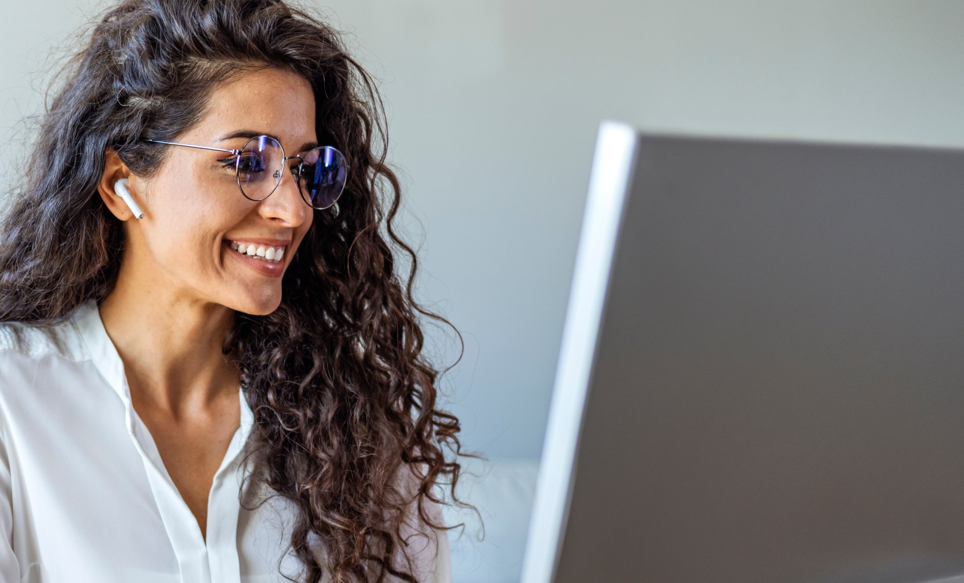 Lady on computer